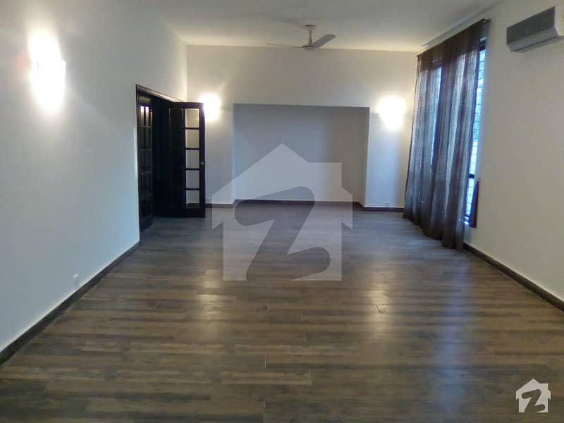 1 Kanal Beautiful House Available For Rent Near Y Block Market