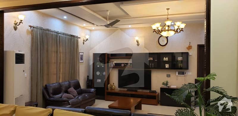 گلستانِِ جوہر ۔ بلاک 2 گلستانِ جوہر کراچی میں 6 کمروں کا 16 مرلہ مکان 5.9 کروڑ میں برائے فروخت۔