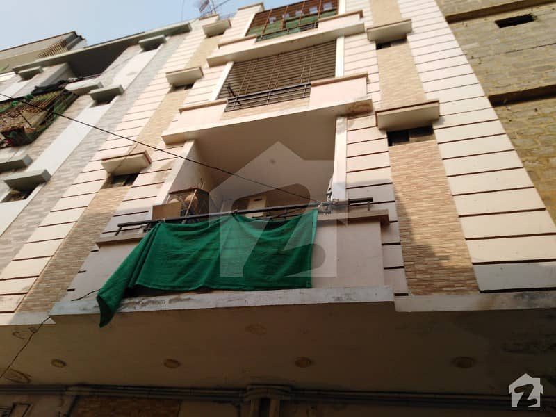 کراچی یونیورسٹی ہاؤسنگ سوسائٹی سکیم 33 کراچی میں 3 کمروں کا 6 مرلہ بالائی پورشن 75 لاکھ میں برائے فروخت۔