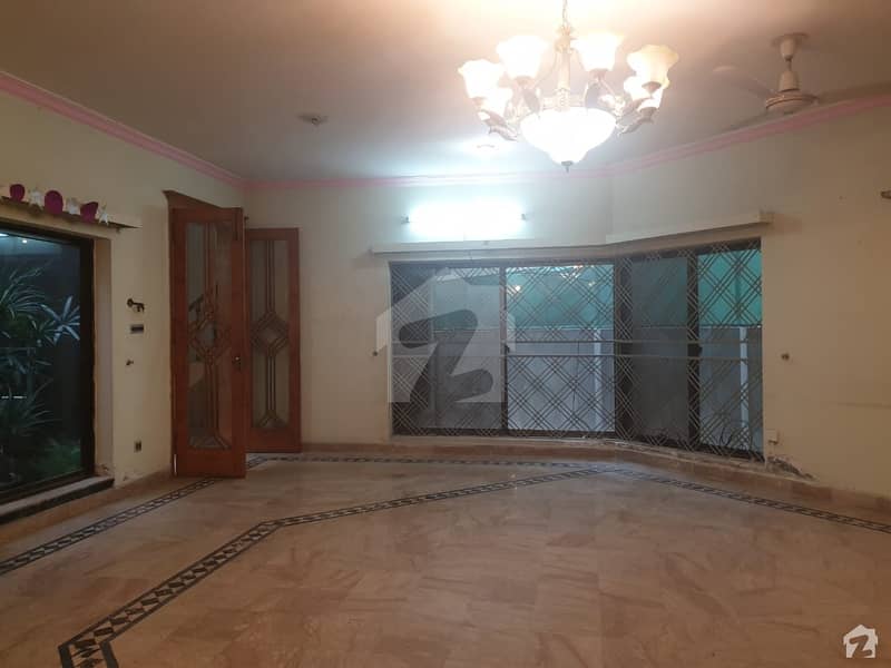 1 Kanal House Is Available For Rent