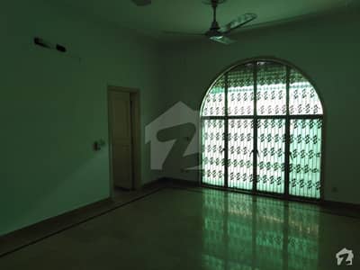 3 Kanal Well Maintained House Is Available For Rent 3 Kanal Well Maintained House Is Available For Rent