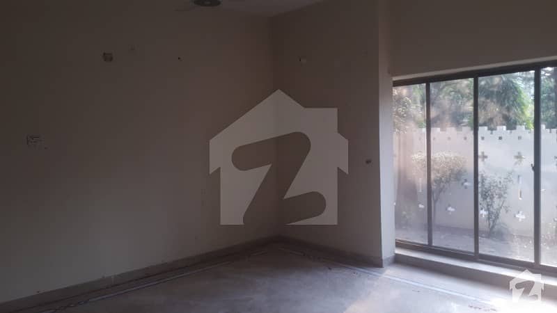 1 Kanal Double Storey 5 Bed House For Rent