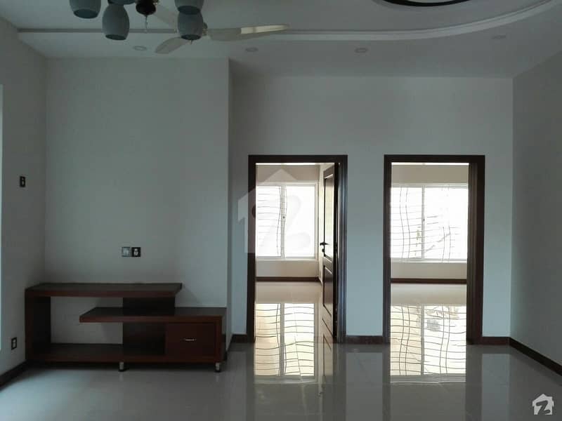 پولیس فاؤنڈیشن ہاؤسنگ سوسائٹی اسلام آباد میں 5 کمروں کا 7 مرلہ مکان 1.35 کروڑ میں برائے فروخت۔