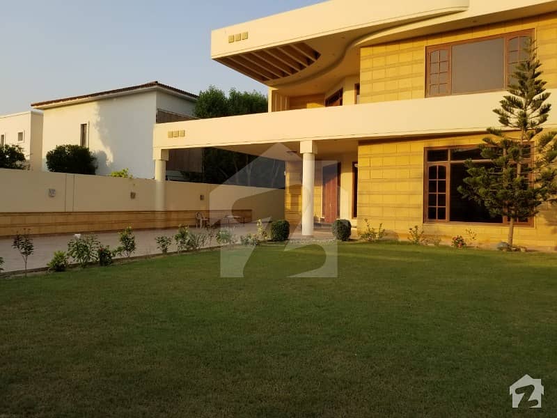 Defense 1000 Sq Yard Owner Built Bungalow Available For Sale