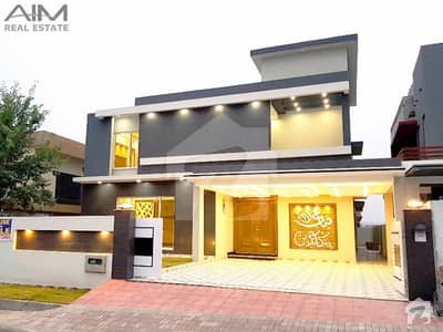 Luxurious 1 Kanal 5 Bed House For Sale Luxurious 1 Kanal 5 Bed House For Sale
