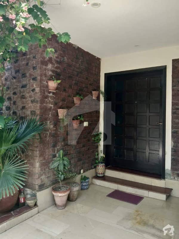 علامہ اقبال ٹاؤن ۔ نرگس بلاک علامہ اقبال ٹاؤن لاہور میں 3 کمروں کا 10 مرلہ مکان 1.3 کروڑ میں برائے فروخت۔