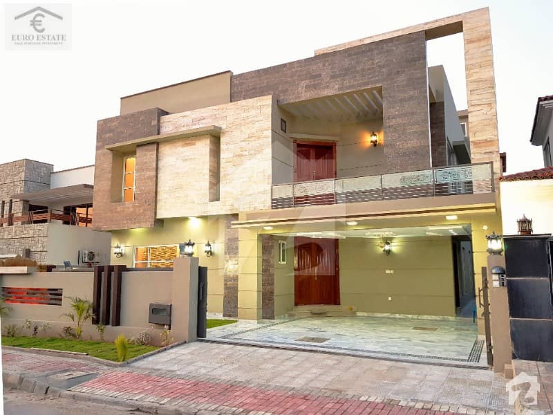 Elegant 1 Kanal House Is For Sale At Peaceful Location
