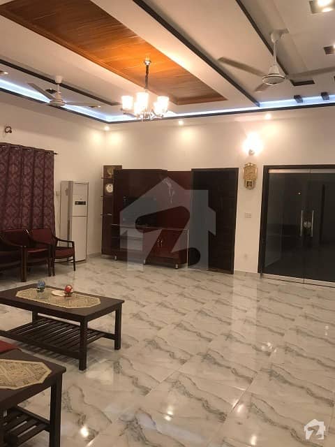 گارڈن ٹاؤن - طارق بلاک گارڈن ٹاؤن لاہور میں 4 کمروں کا 1 کنال بالائی پورشن 80 ہزار میں کرایہ پر دستیاب ہے۔