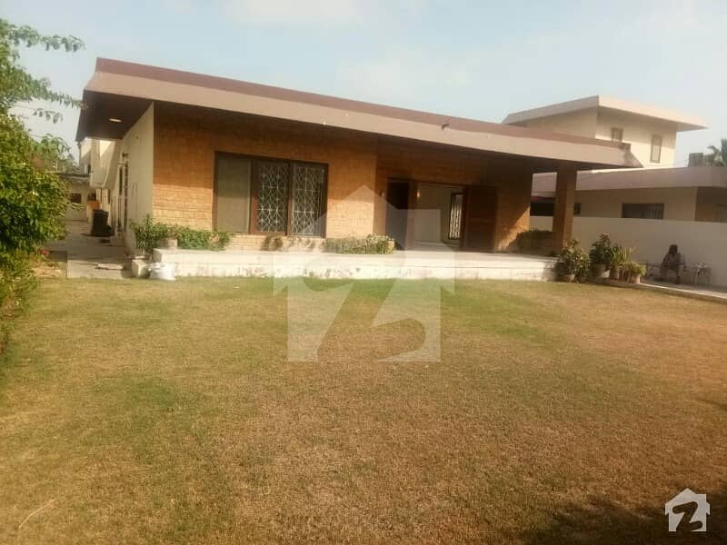 Dha  1000 Yards Renovated Bungalow For Rent Single Storey 4 Bedrooms