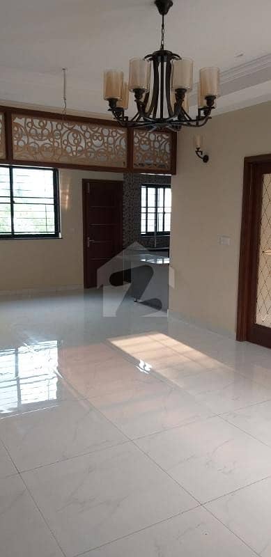 1 Kanal Beautiful House For Rent