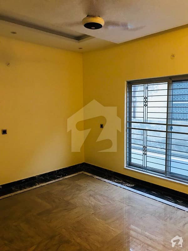10 Marla Lower Portion Old House 2 Bed Block D Lahore