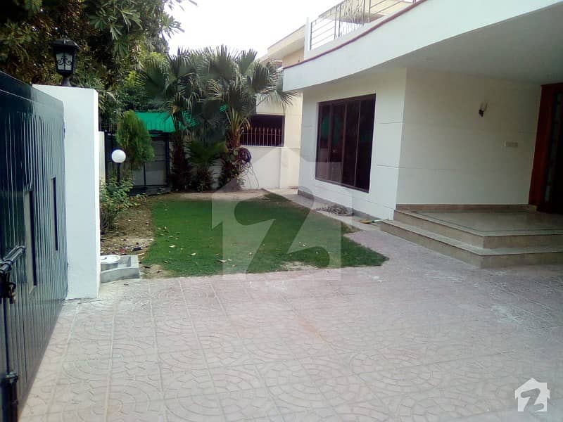 1 Kanal Beautiful Neat House Available  For Rent Near Y Block Market