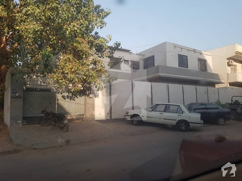 گلشنِ اقبال ٹاؤن کراچی میں 8 کمروں کا 16 مرلہ مکان 2 لاکھ میں کرایہ پر دستیاب ہے۔