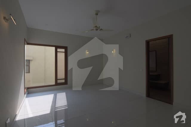 Luxurious  05 Bed House For Rent