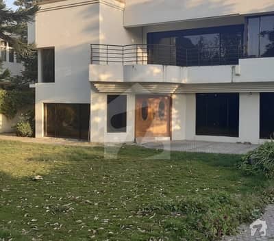 Beautiful Location 5 Bed House 1066 Square Yards Available For Sale Beautiful Location 5 Bed House 1066 Square Yards Available For Sale