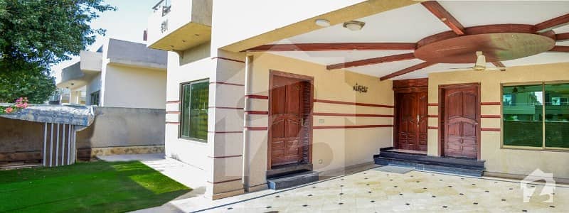 بحریہ ٹاؤن فیز 3 بحریہ ٹاؤن راولپنڈی راولپنڈی میں 7 کمروں کا 2 کنال مکان 6 کروڑ میں برائے فروخت۔ بحریہ ٹاؤن فیز 3 بحریہ ٹاؤن راولپنڈی راولپنڈی میں 7 کمروں کا 2 کنال مکان 6 کروڑ میں برائے فروخت۔