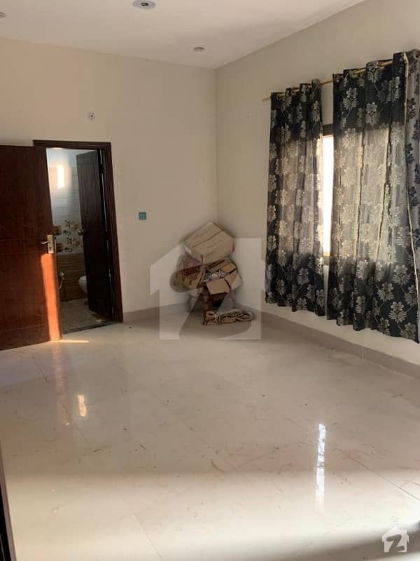 4 Bed Portion In Johar Block 2 For Sale With Roof