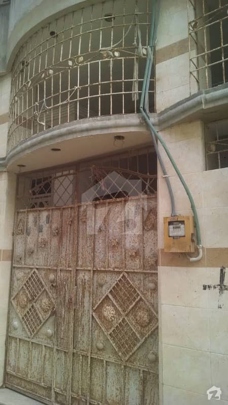 سُرجانی ٹاؤن - سیکٹر 7ڈی سُرجانی ٹاؤن گداپ ٹاؤن کراچی میں 9 کمروں کا 3 مرلہ مکان 52 لاکھ میں برائے فروخت۔