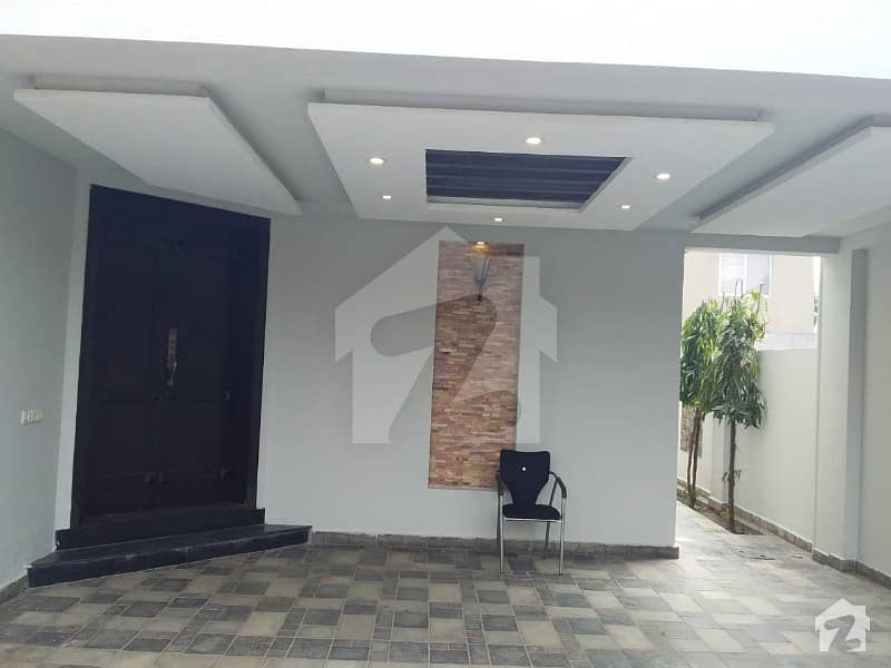OUT CLASS 1 KANAL DOUBLE STORY HOUSE AVALABLE FOR SALE NEAR BY PARK MOSQUE AND MARCT