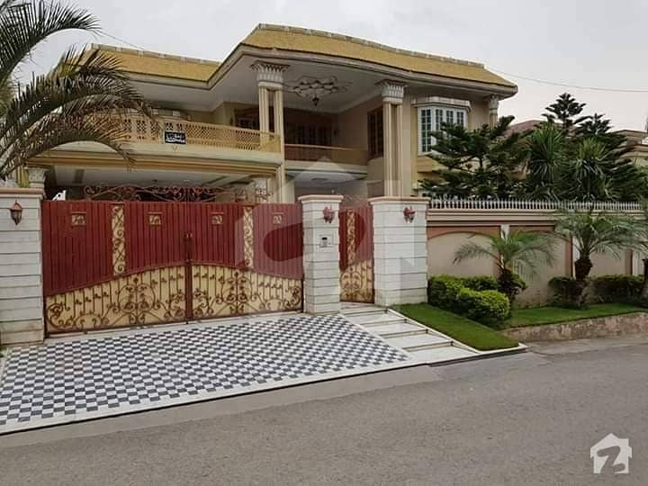 24 Marla Beautiful House For Sale With Big Lawn In Defence Peshawar DHA