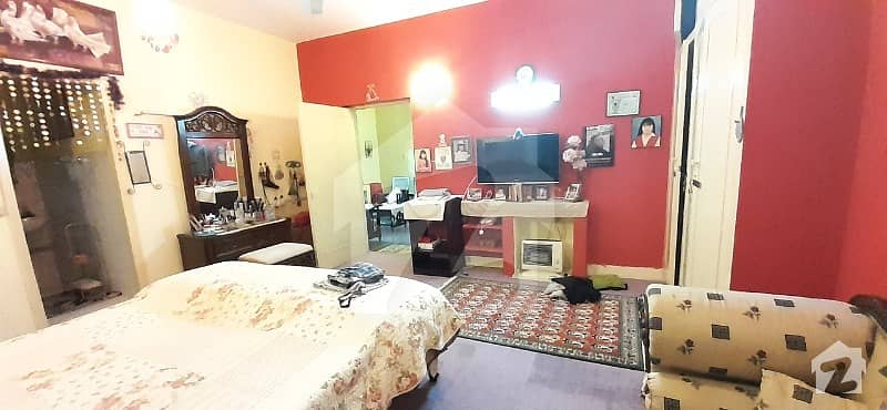 F 8 bed bath tv lounge kitchen laundry room including all bill wifi