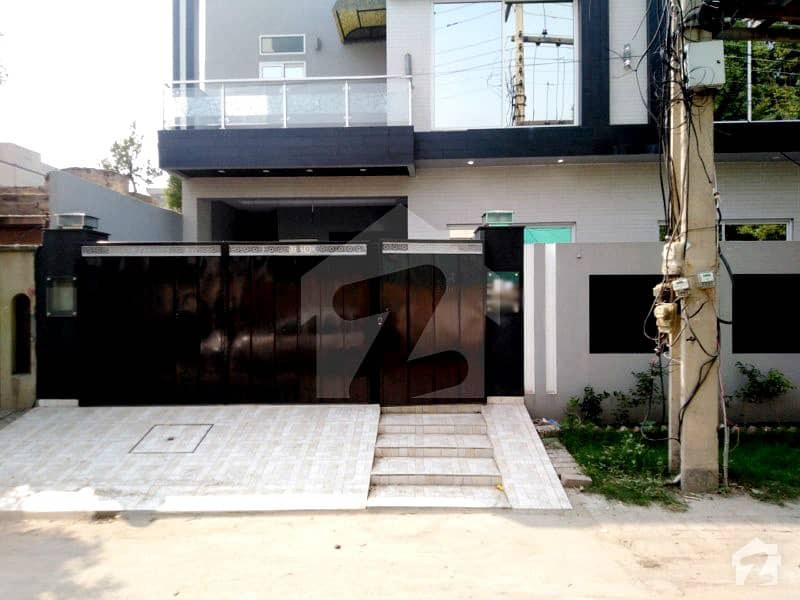 10 Marla Luxury House For Sale In B Block Of Iqbal Avenue Phase 1 Lahore