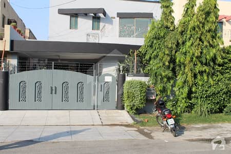 10 Marla House Ideal Location Ideal Living Independent Unit Reasonable Price 10 Marla House Ideal Location Ideal Living Independent Unit Reasonable Price
