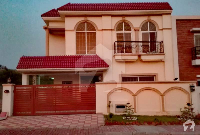 10 Marla Beautiful House For Sale Bahria Town Phase 8 Sector B