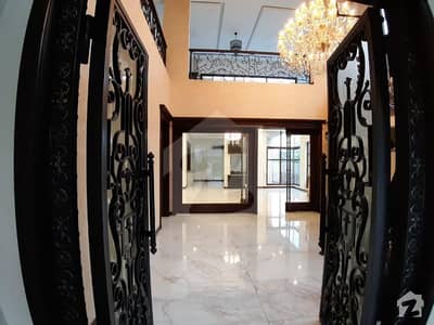 1 Kanal Facing Park Corner Luxurious Bungalow For Sale 1 Kanal Facing Park Corner Luxurious Bungalow For Sale