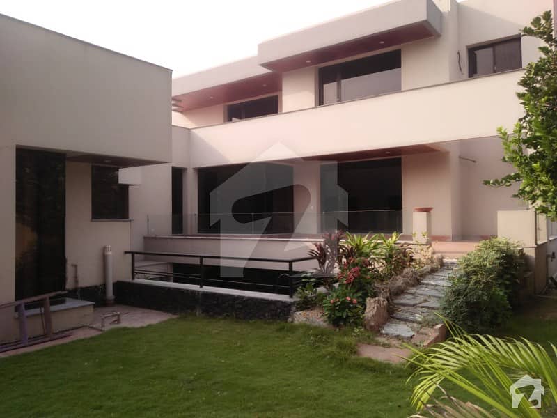 2 Kanal Luxury Bungalow With Basement And Swimming Pool Phase 3 Near Shiba Park And McDonald