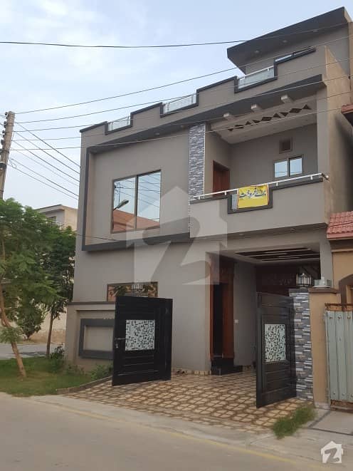 5 MARLA BRAND NEW CORNER HOUSE AVAILABLE IN PARK VIEW VILLAS SAPPHIRE BLOCK ON IDEAL LOCATION
