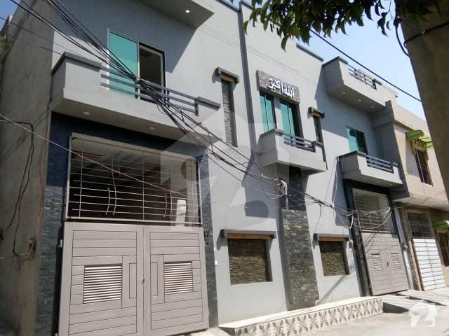 ستیانہ روڈ فیصل آباد میں 4 کمروں کا 5 مرلہ مکان 1.1 کروڑ میں برائے فروخت۔