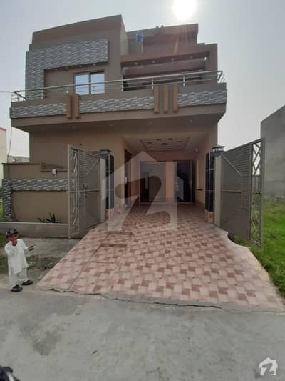 ایڈن بولیوارڈ ہاؤسنگ سکیم کالج روڈ لاہور میں 4 کمروں کا 5 مرلہ مکان 1.05 کروڑ میں برائے فروخت۔ ایڈن بولیوارڈ ہاؤسنگ سکیم کالج روڈ لاہور میں 4 کمروں کا 5 مرلہ مکان 1.05 کروڑ میں برائے فروخت۔
