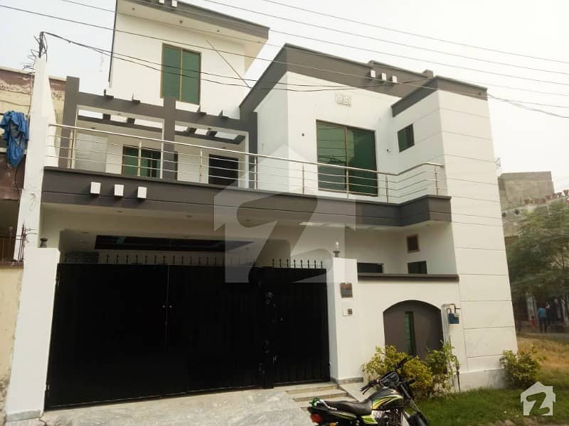 7 MARLA DESIGNER HOUSE URGENT FOR SALE NEAR LUMS DHA LAHORE CANT I HAVE ALSO MORE OPTIONS