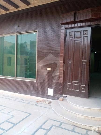 ایڈن گارڈنز فیصل آباد میں 6 کمروں کا 15 مرلہ مکان 70 ہزار میں کرایہ پر دستیاب ہے۔