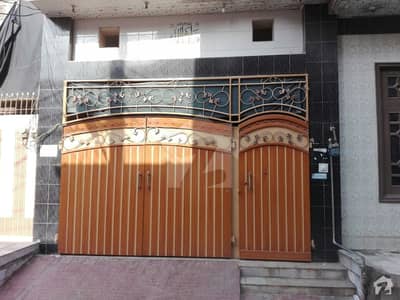 علی ہاؤسنگ کالونی فیصل آباد میں 6 کمروں کا 7 مرلہ کمرہ 1.5 کروڑ میں برائے فروخت۔