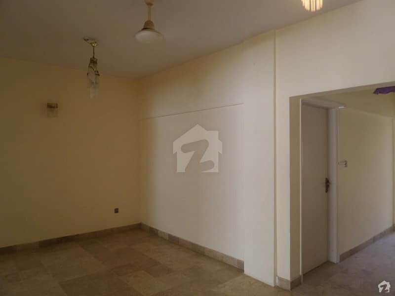 ناظم آباد - بلاک 5اے ناظم آباد کراچی میں 2 کمروں کا 4 مرلہ بالائی پورشن 45 لاکھ میں برائے فروخت۔