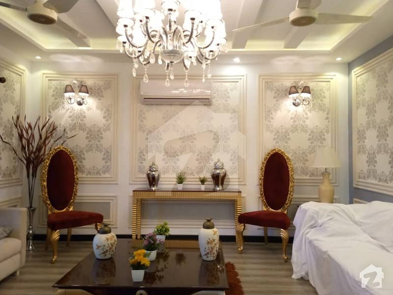 ڈیفینس رایا ڈی ایچ اے ڈیفینس لاہور میں 6 کمروں کا 2 کنال مکان 3.1 لاکھ میں کرایہ پر دستیاب ہے۔