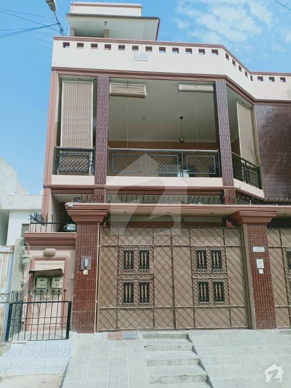 گلستانِ جوہر کراچی میں 6 کمروں کا 10 مرلہ مکان 4 کروڑ میں برائے فروخت۔