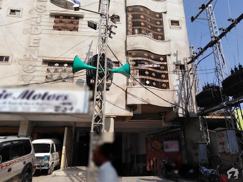 Well-Built Flat Available On Good Location Well-Built Flat Available On Good Location