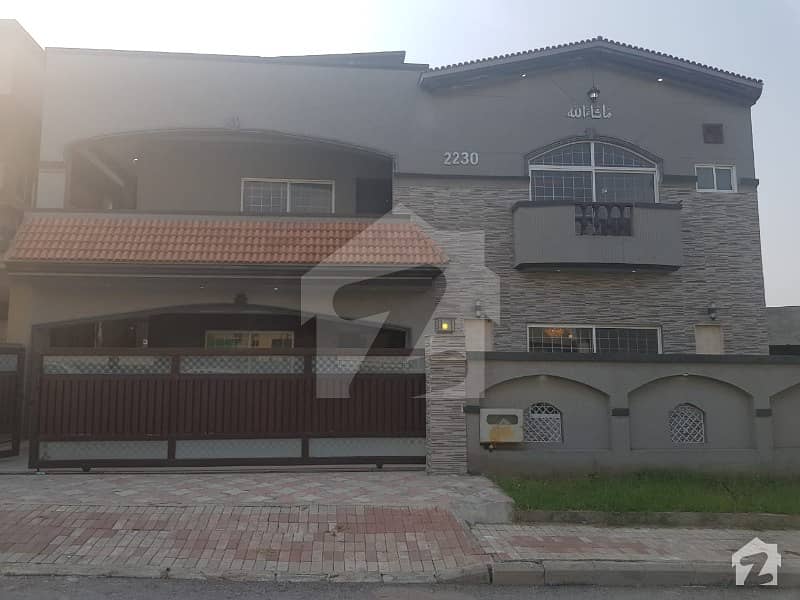 17 Marla Brand New House For Sale