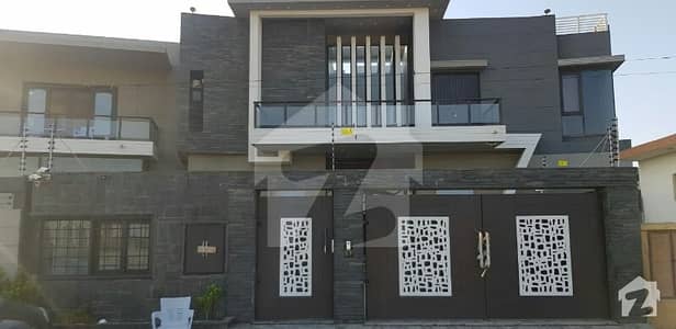 Bungalow For Sale 1000 Sq Yards At DHA Phase 8 Bungalow For Sale 1000 Sq Yards At DHA Phase 8