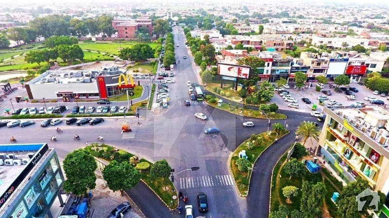 ڈی ایچ اے فیز 8 - بلاک زیڈ 4 ڈی ایچ اے فیز 8 ڈیفنس (ڈی ایچ اے) لاہور میں 10 مرلہ رہائشی پلاٹ 60 لاکھ میں برائے فروخت۔