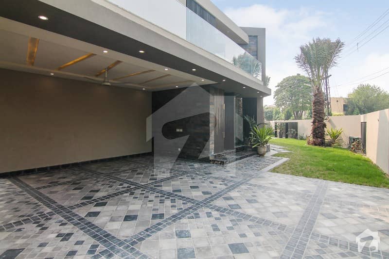 20 Marla Attractive Designed House For Sale In Dha Phase 4