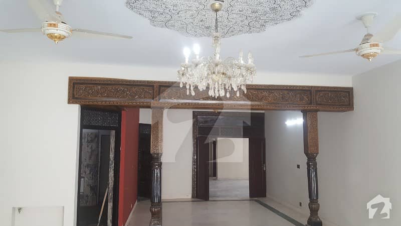 F-10/3 733 Yards Renovated Double Unit Corner House 7 Bedrooms Demand 10 Crores and 50 Lacs