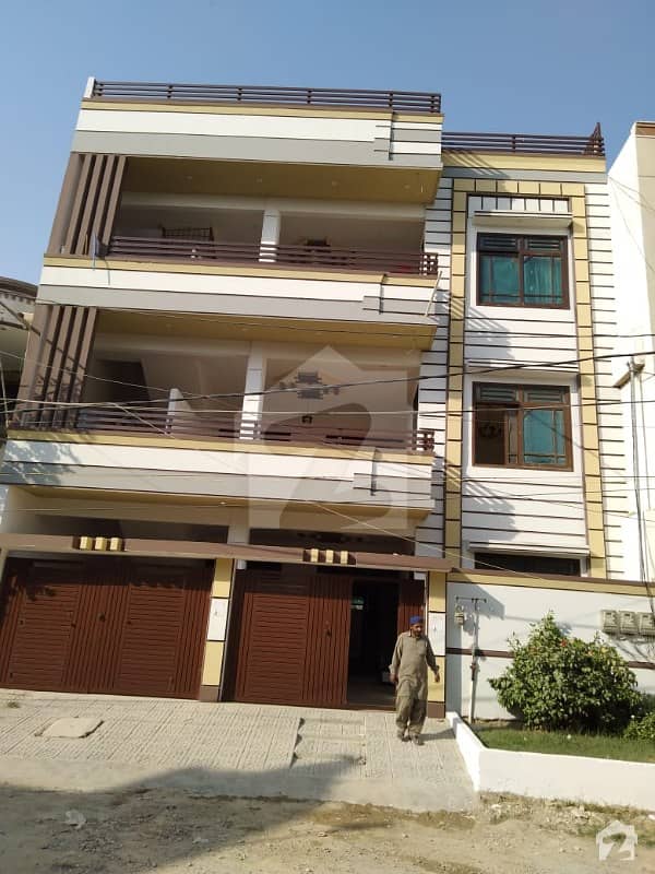 گلستانِِ جوہر ۔ بلاک 7 گلستانِ جوہر کراچی میں 9 کمروں کا 10 مرلہ مکان 4.05 کروڑ میں برائے فروخت۔