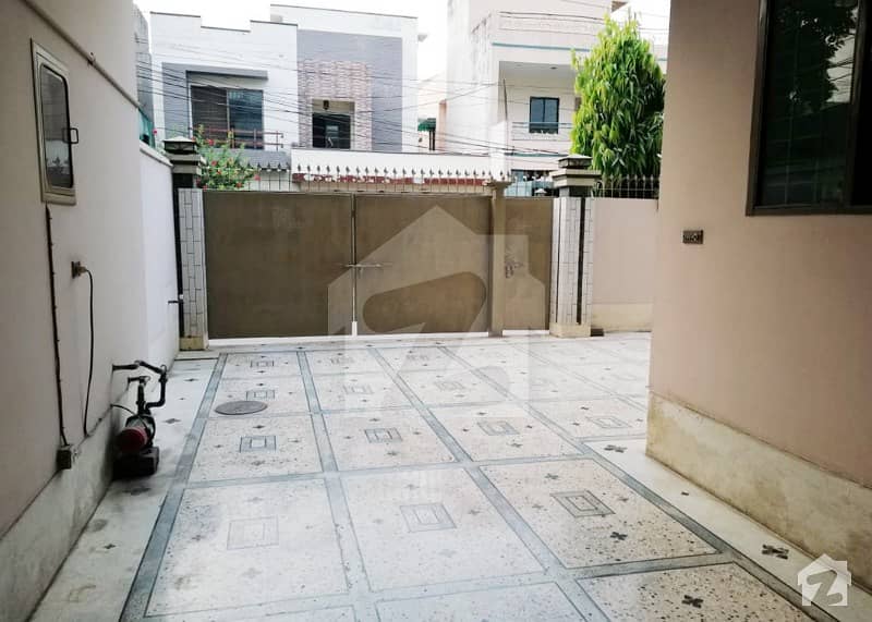 13 Marla Use House Good Looking For Sale Back Of Main Road Near Mian Plaza