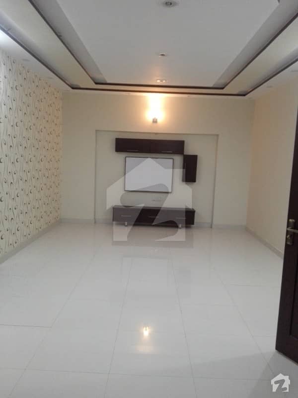 10 Marla Upper Portion For Rent 3 Bedroom Hot Location Bahria Town Lhr