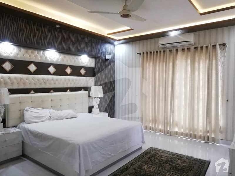 گلفشاں ٹاؤن لاہور میں 5 کمروں کا 1.4 کنال مکان 1.9 کروڑ میں برائے فروخت۔