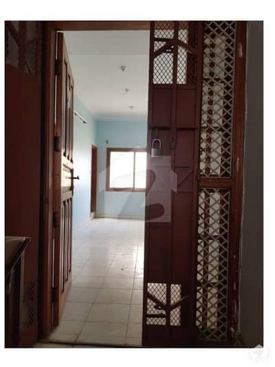 سی پی بیرر سوسائٹی گلشنِ اقبال ٹاؤن کراچی میں 3 کمروں کا 9 مرلہ بالائی پورشن 1.8 کروڑ میں برائے فروخت۔